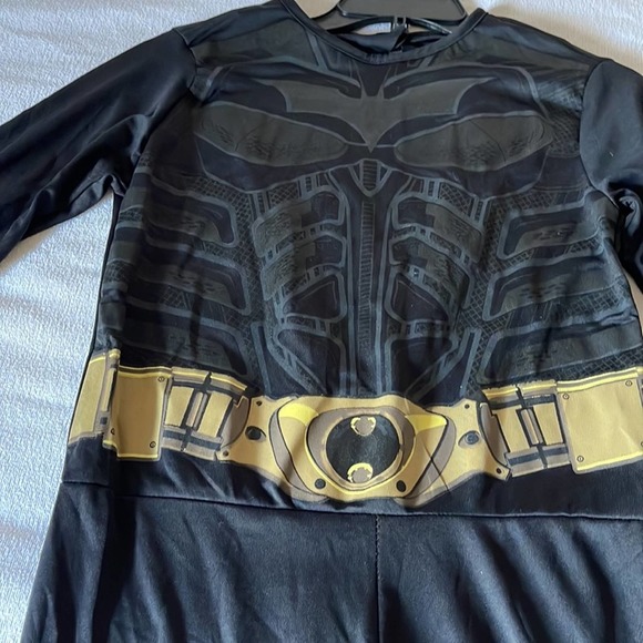 Brand new Youth BATMAN with Cape & Mask Halloween costumes. - Picture 3 of 10